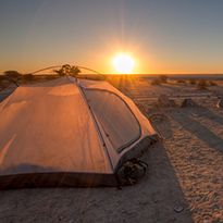 10 Tip Teratas Untuk Petualangan Berkemah Pertama Anda