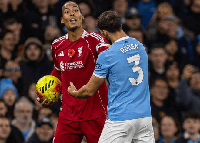 Juara bertahan Liverpool berusaha merusak harapan gelar Manchester City