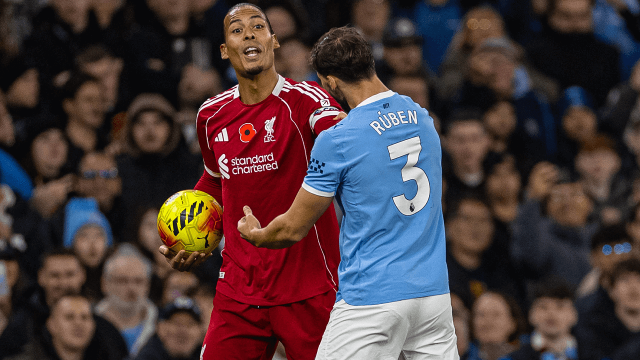 Juara bertahan Liverpool berusaha merusak harapan gelar Manchester City