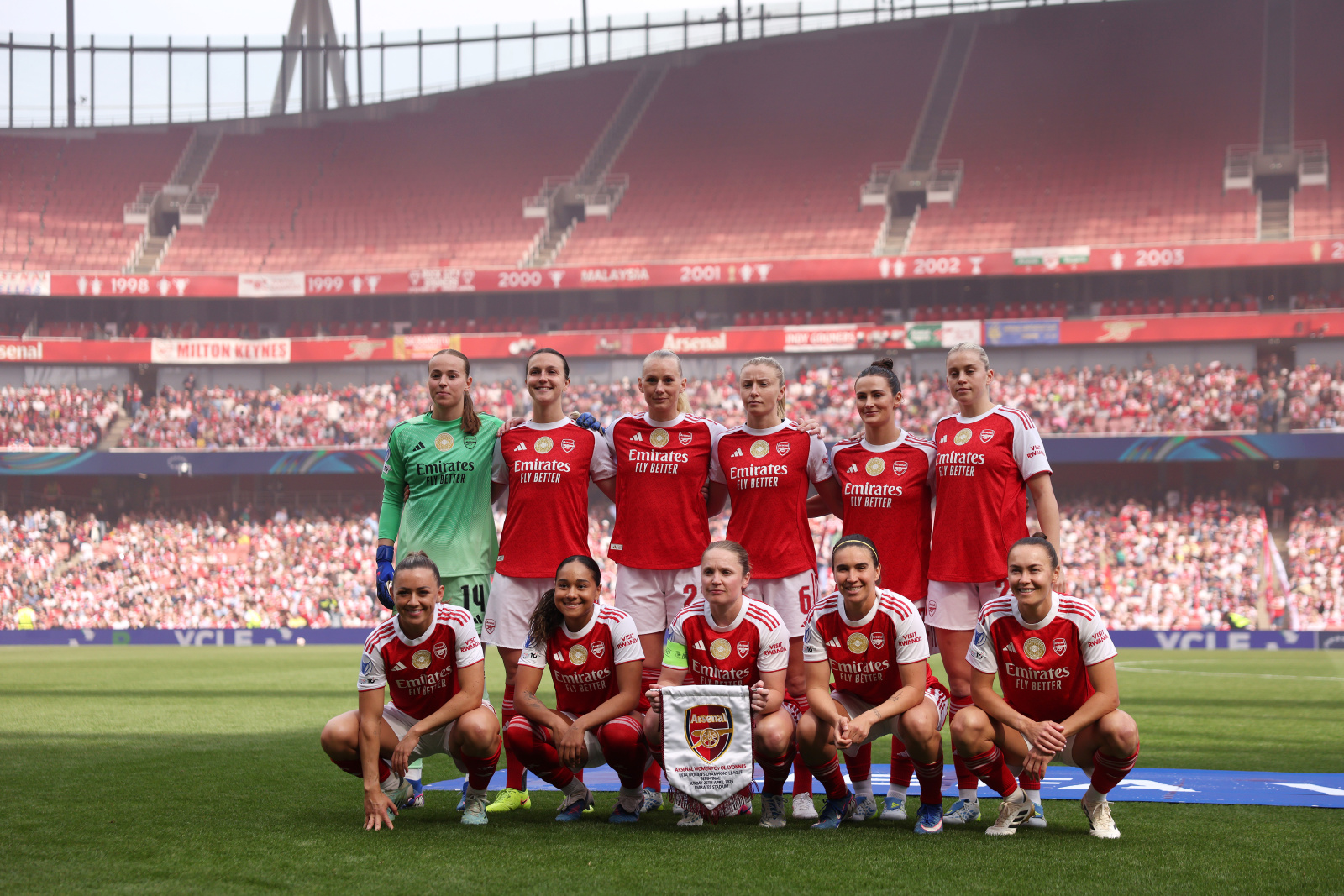 Arsenal 2-1 OL Lyonnes: Smith Menyegel Kemenangan Kembali di Semifinal UWCL