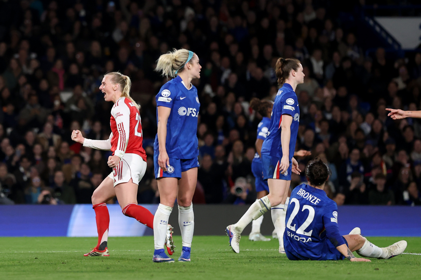 Van Domselaar Dibintangi Saat Arsenal Mengalahkan Chelsea di UWCL