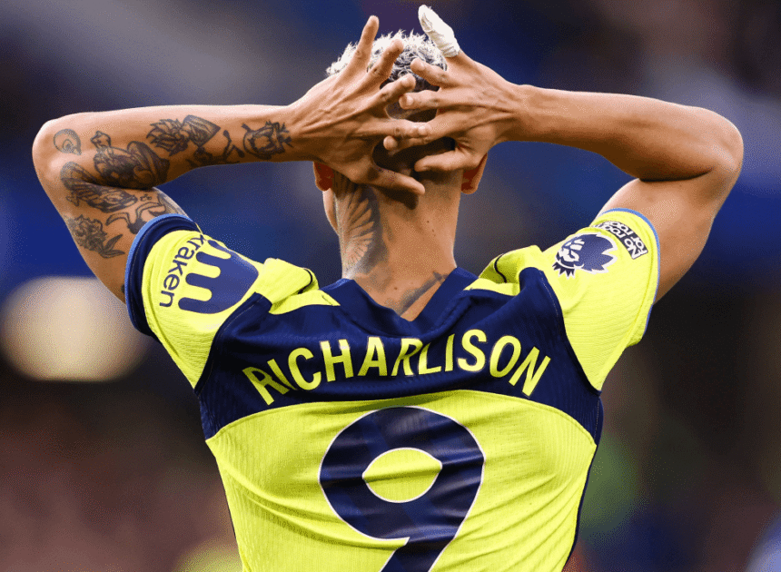 Spurs menjamu Everton dalam upaya terakhir untuk mengamankan masa depan Liga Premier mereka